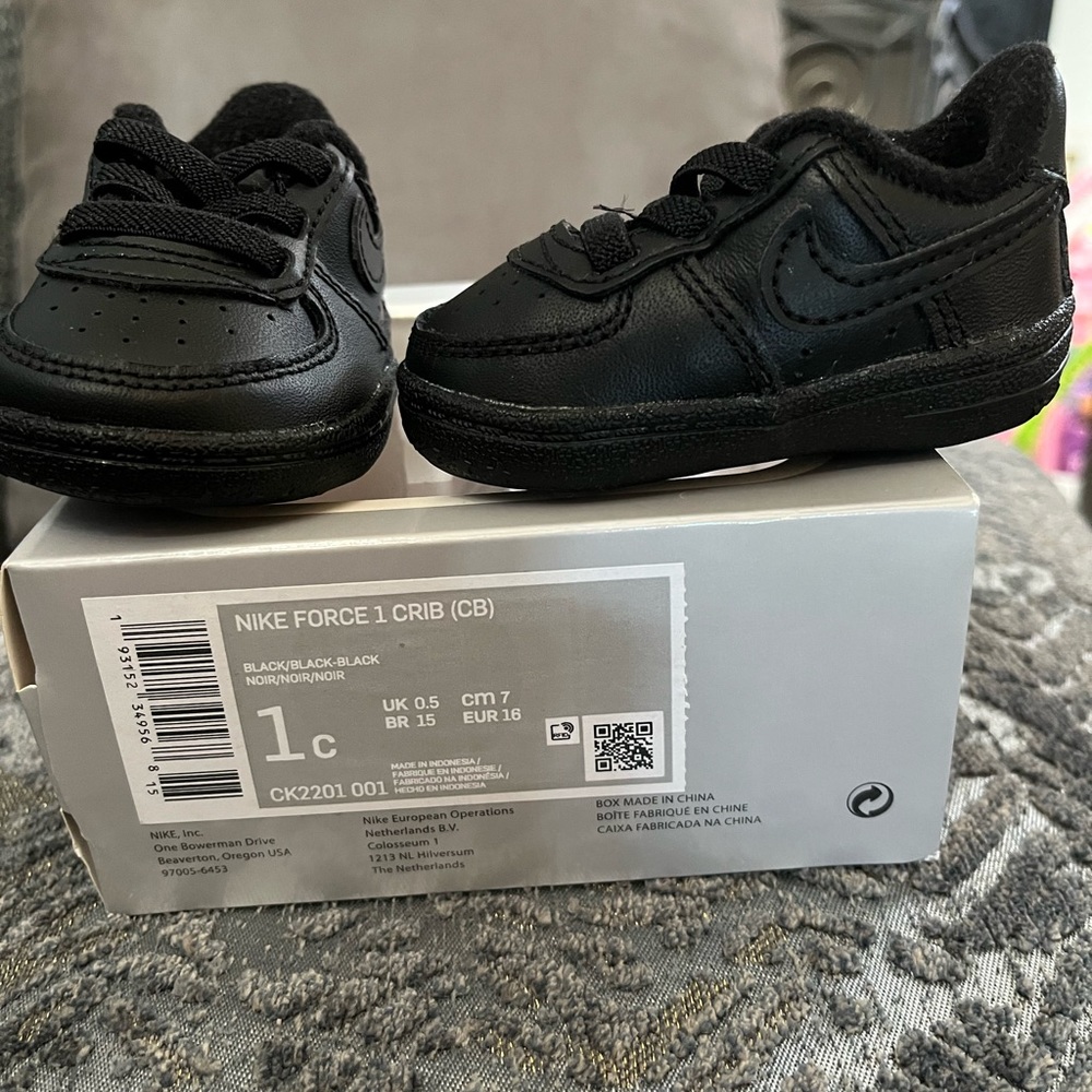 Nike Air Force 1 crib booties